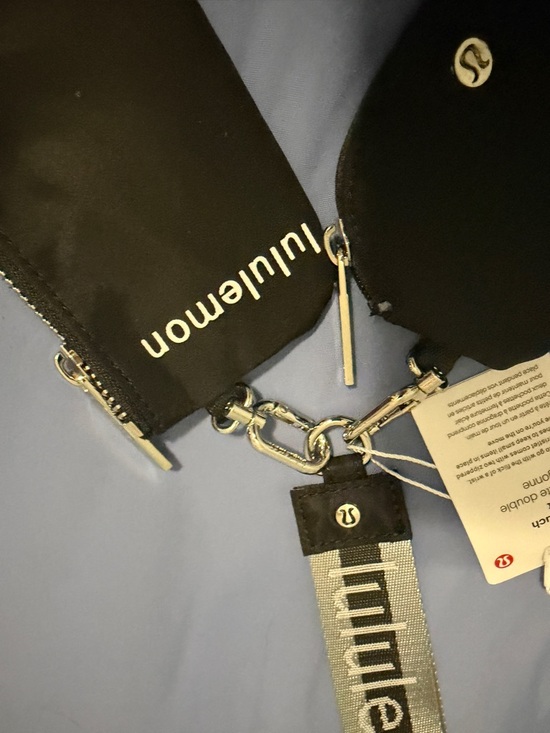 Lululemon Dual Pouch Wristlet – Black with Logo Strap – New with Tags - Picture 2 of 4